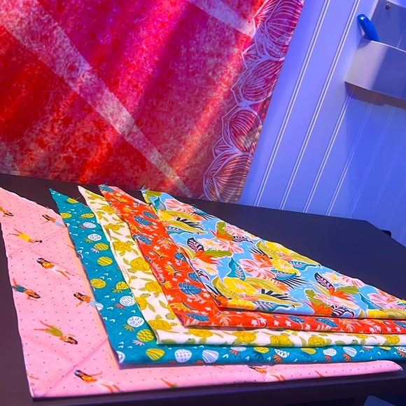 Handmade Hawaiian themed dog bandanas NEW (5 piece) - Picture 3 of 3